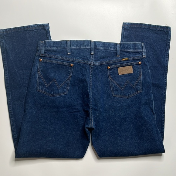 Wrangler Cowboy Cut Blue Denim Mens jeans size 37x32 and 35x32 - Picture 6 of 6